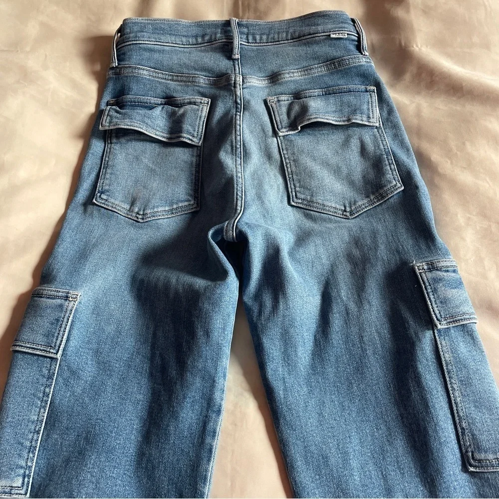 MOTHER- The Rambler Cargo Ankle Jeans in Riding the Cliffside Size 27 Mid Wash